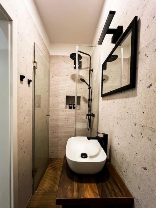 Studio Apartment Joanna Rijeka Exterior foto